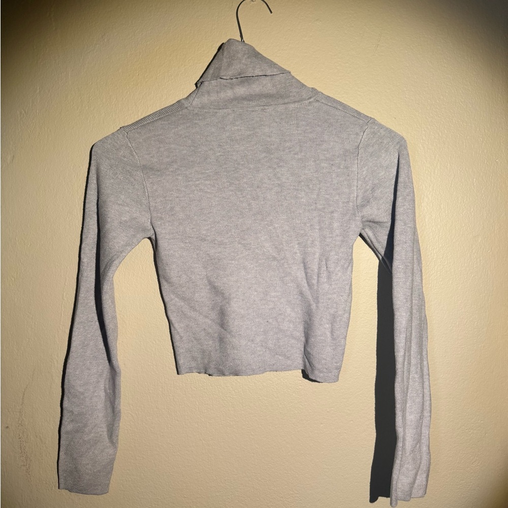 Stradivarius Soft Gray Ribbed Sweater - Picture 2 of 3